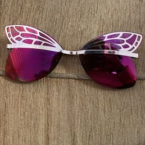Butterfly Wing Sunglasses - Red and Silver‎